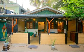 Rosa Shashi Cabanas